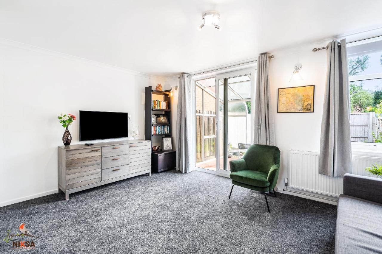 Niksa Serviced Accommodation - 3 Bedroom House Welwyn Garden City Eksteriør billede