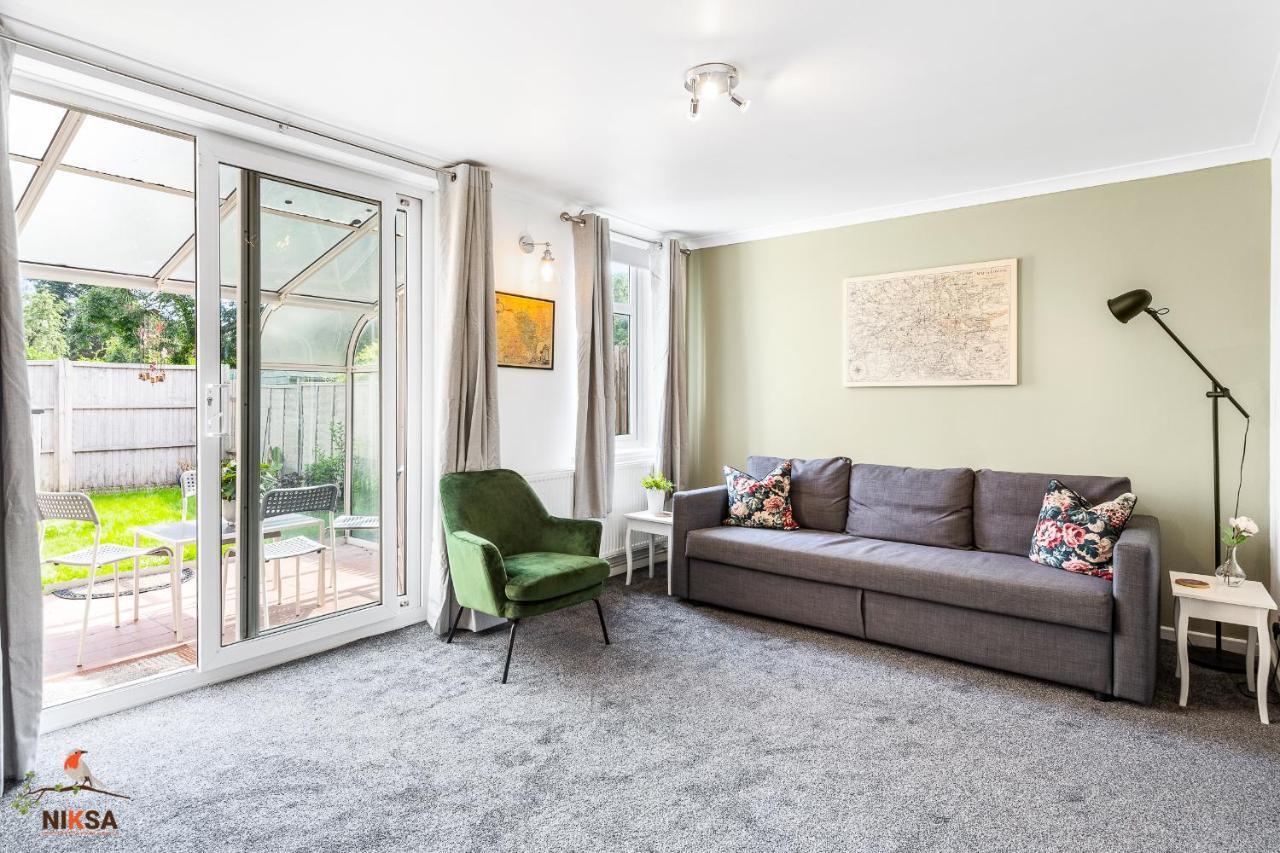 Niksa Serviced Accommodation - 3 Bedroom House Welwyn Garden City Eksteriør billede
