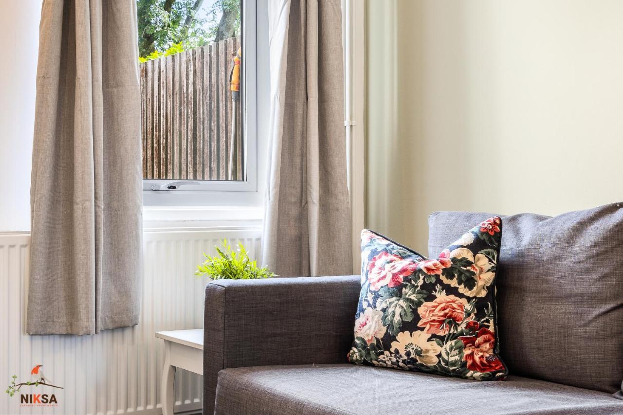 Niksa Serviced Accommodation - 3 Bedroom House Welwyn Garden City Eksteriør billede